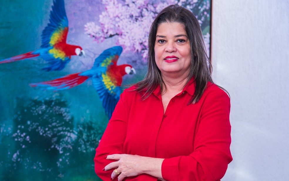 arquivista-ana-marcia-santana-lima-recebe-homenagem-da-iealca-em-goiania