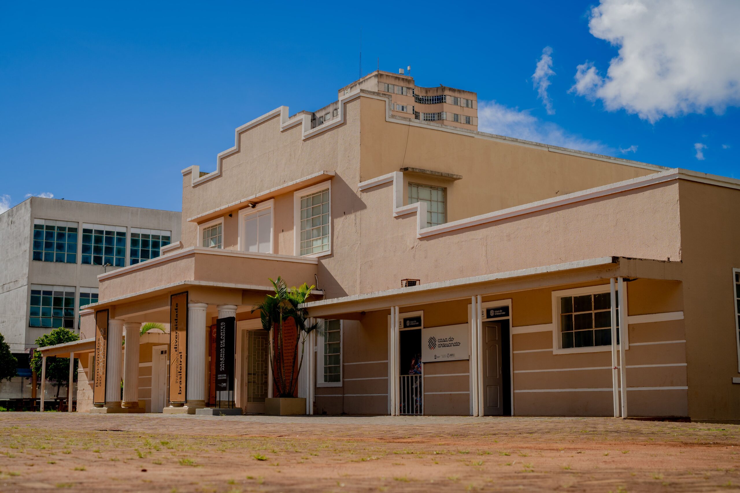 exposicoes-de-arte-na-galeria-antonio-sibasolly3A-22ressoar-a-terra22-e-22dentro22