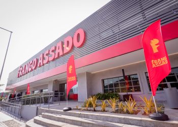 Com chilenos no controle da KFC Brasil, IMC ganha fôlego para expandir Frango Assado
