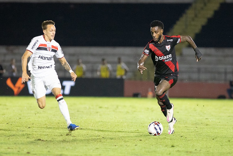 guilherme-romao-alerta-para-importancia-de-melhorar-defesa-do-atletico-go3A-22trabalhar-pela-consistencia22