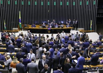 Câmara aprova projeto que facilita ajuda em desastres climáticos e combate a incêndios florestais – Notícias