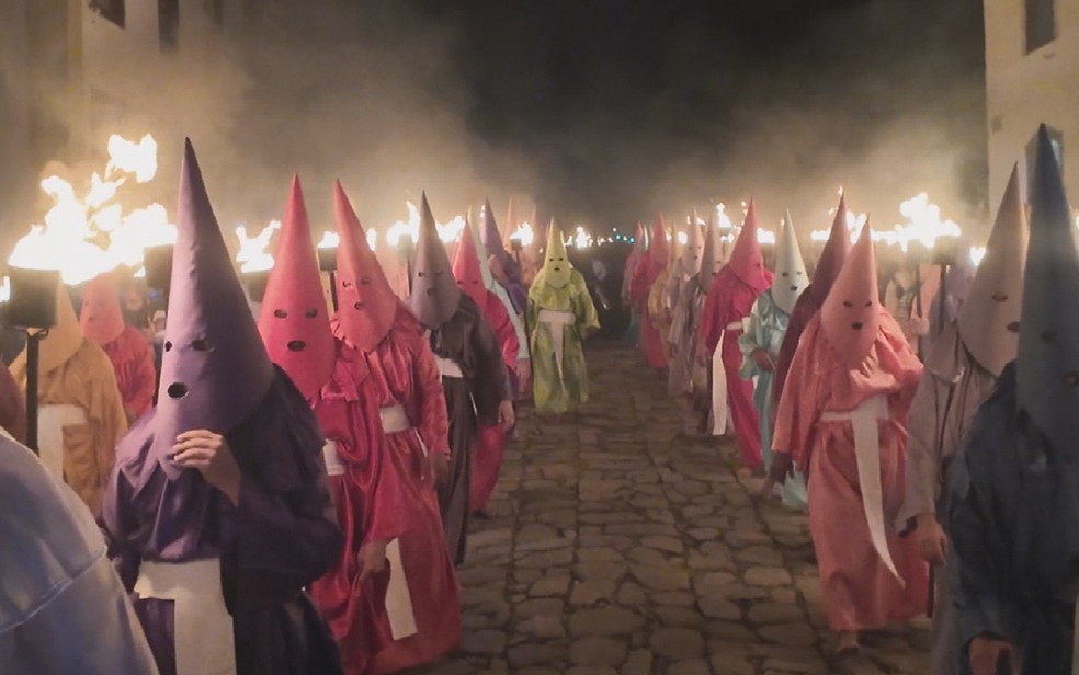 procissao-do-fogareu3A-tradicao-centenaria-de-fe-e-devocao-em-goias