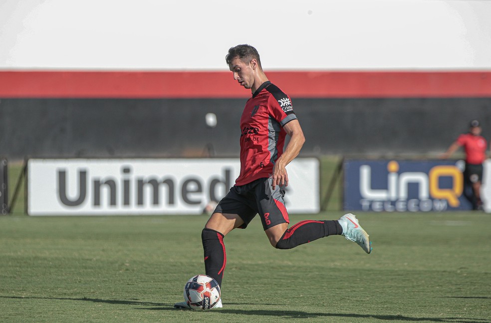 shaylon-desfalca-o-atletico-go-em-dois-jogos-da-serie-b-devido-a-lesao-no-musculo-adutor-da-coxa-esquerda