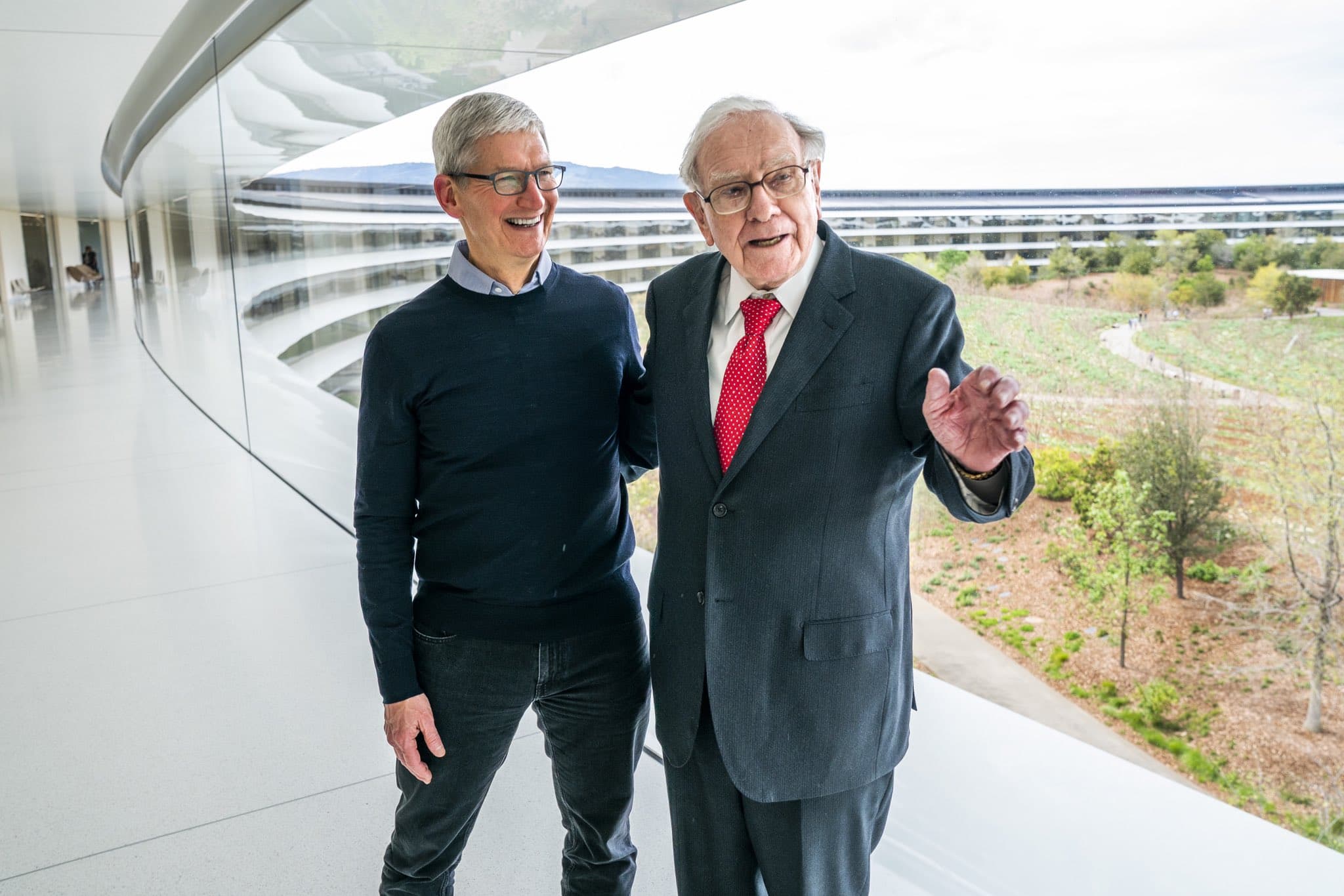 tim-cook-warren-buffett.jpeg