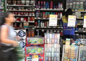 Economia brasileira ficou estagnada em fevereiro, mostra prévia da FGV