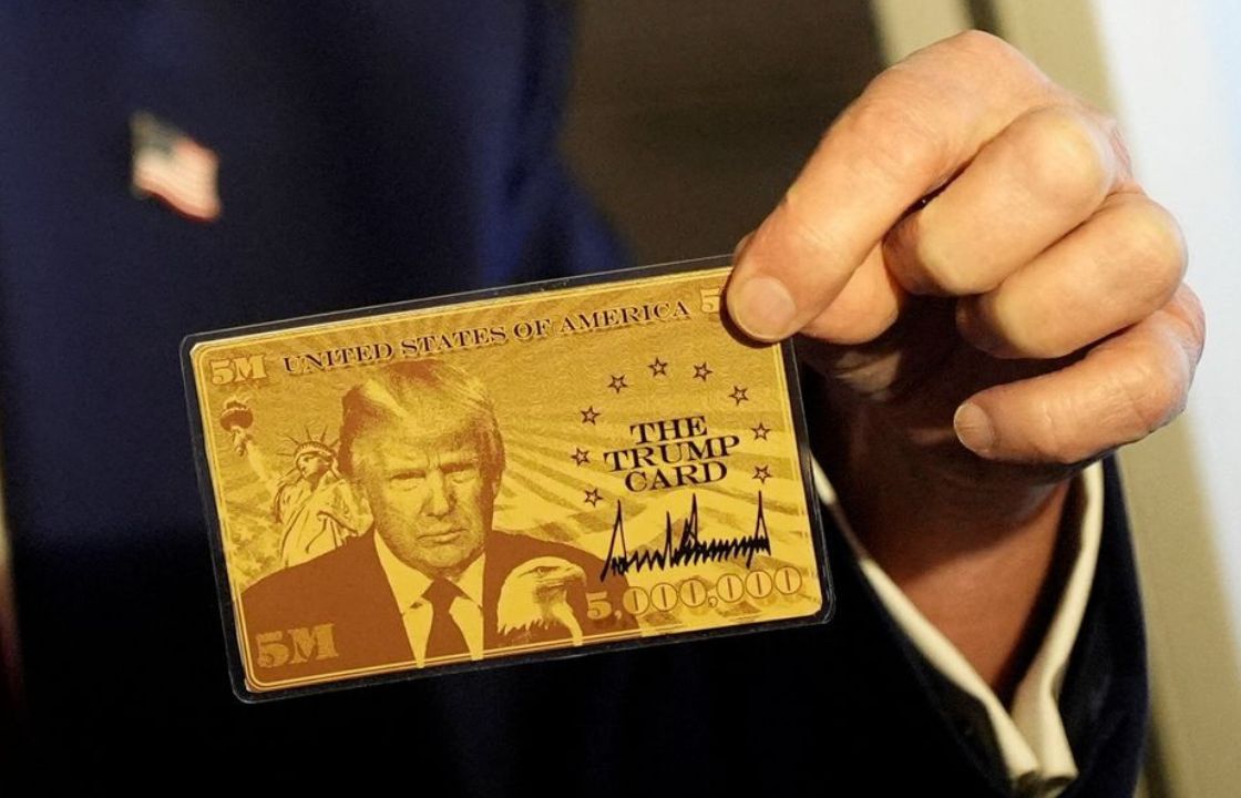 trump-gold-card-kent-nishimura02.jpeg