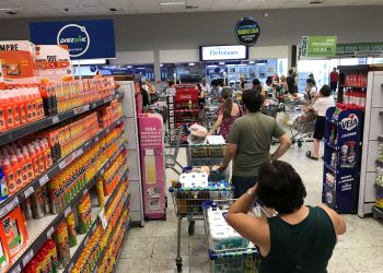 Emprego, renda maior e estímulos impulsionam 3ª alta seguida nas vendas do varejo