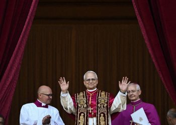 Lula cumprimenta novo papa e pede continuidade do legado de Francisco