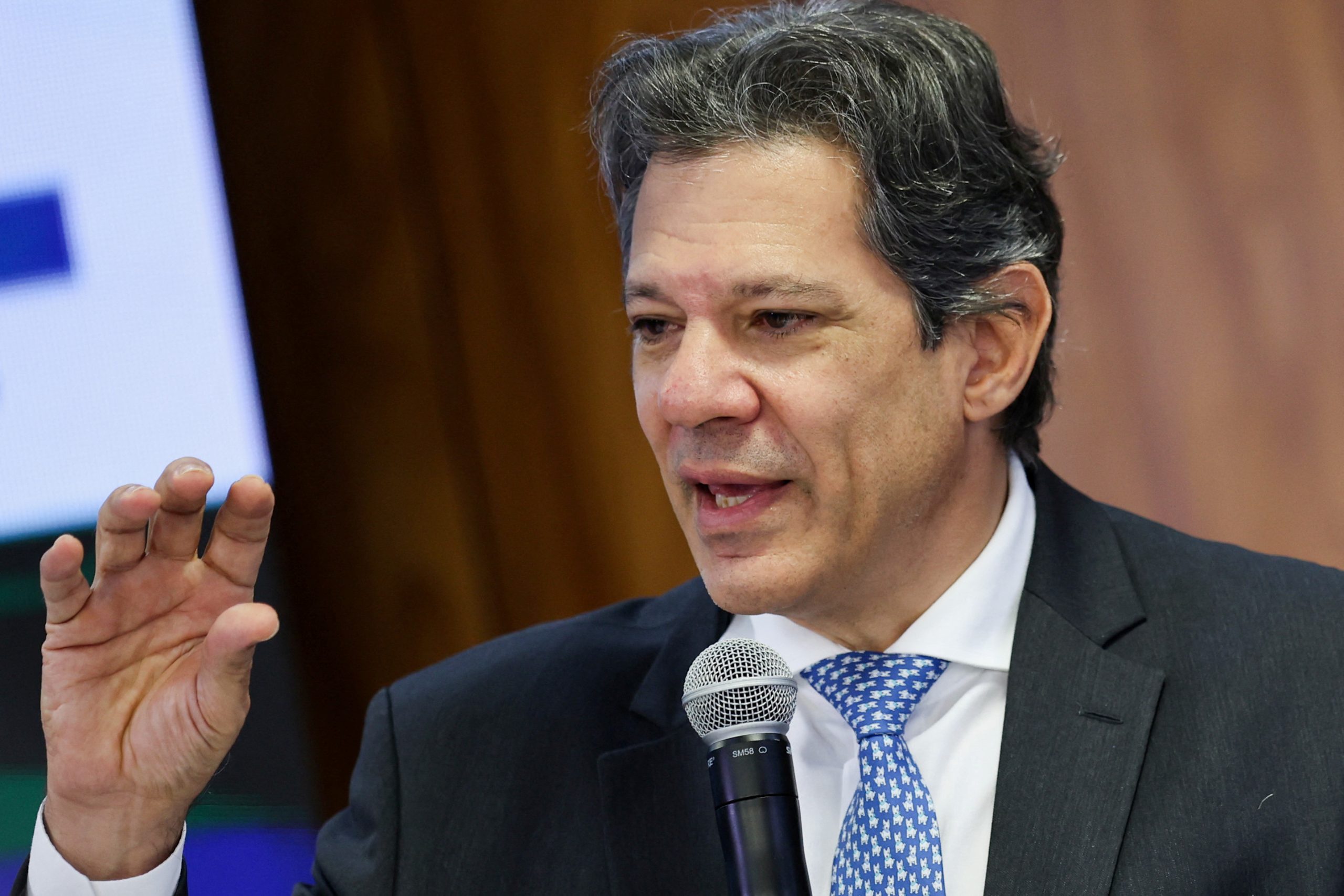 2025-05-19T222622Z_1_LYNXMPEL4I134_RTROPTP_4_BRAZIL-ECONOMY-TAX.jpg