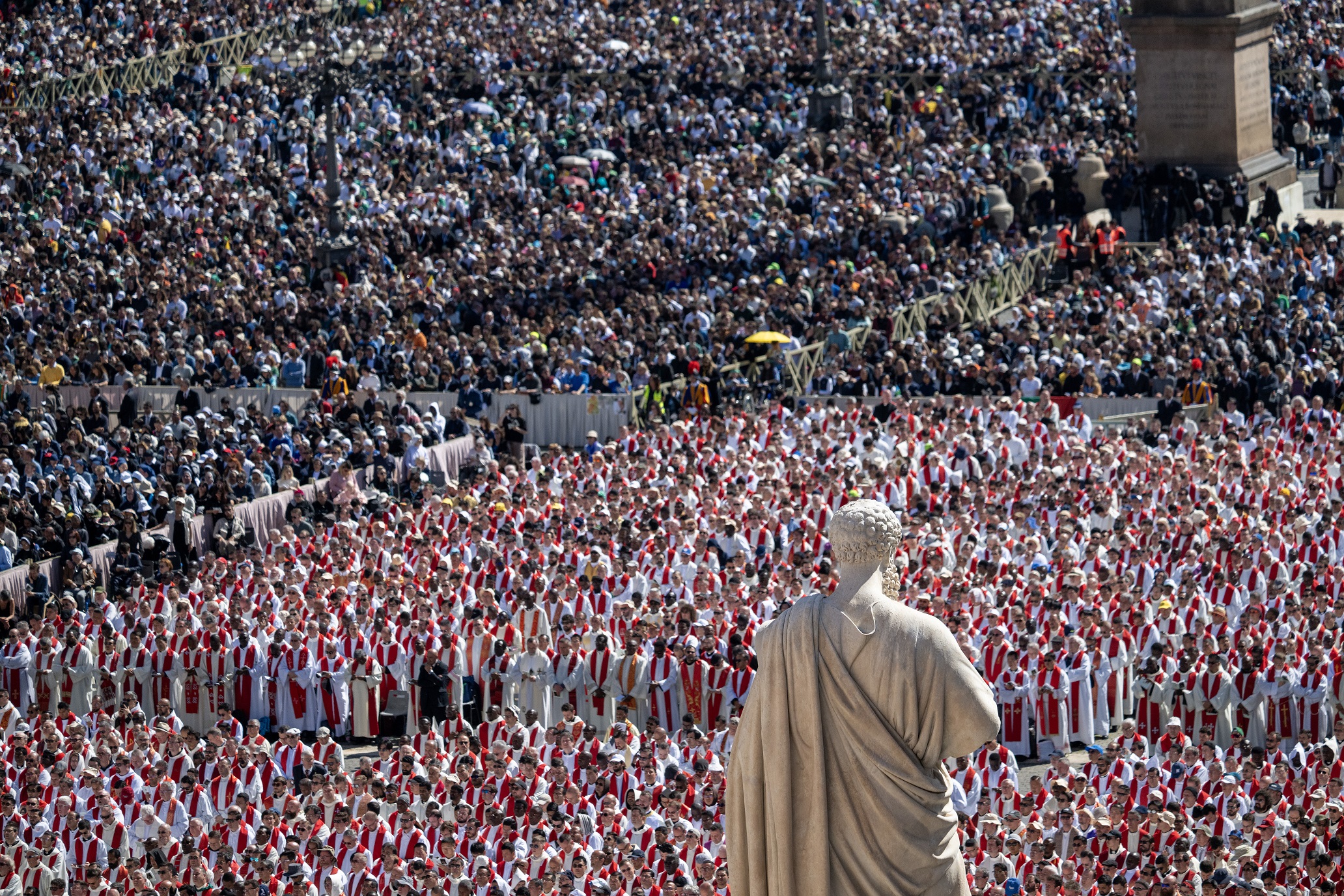 POPE-CARDINALS-4.jpg