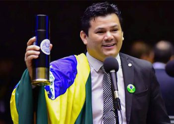 Quem é Gilvan da Federal, deputado suspenso após ofensas contra Gleisi Hoffmann?