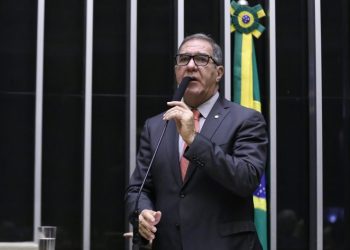 Câmara aprova projeto que reajusta salários e reestrutura carreiras de servidores do Executivo federal – Notícias