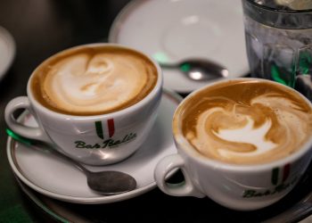 Beber café está associado a uma vida mais longa e saudável, segundo um novo estudo