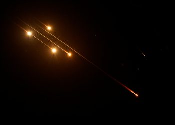 Ataques entre Israel e Irã aumentam junto com temor por conflito ainda maior