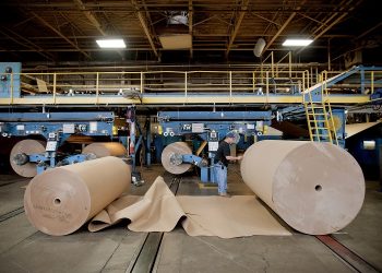 império construído em papel busca se beneficiar da guerra comercial de Trump