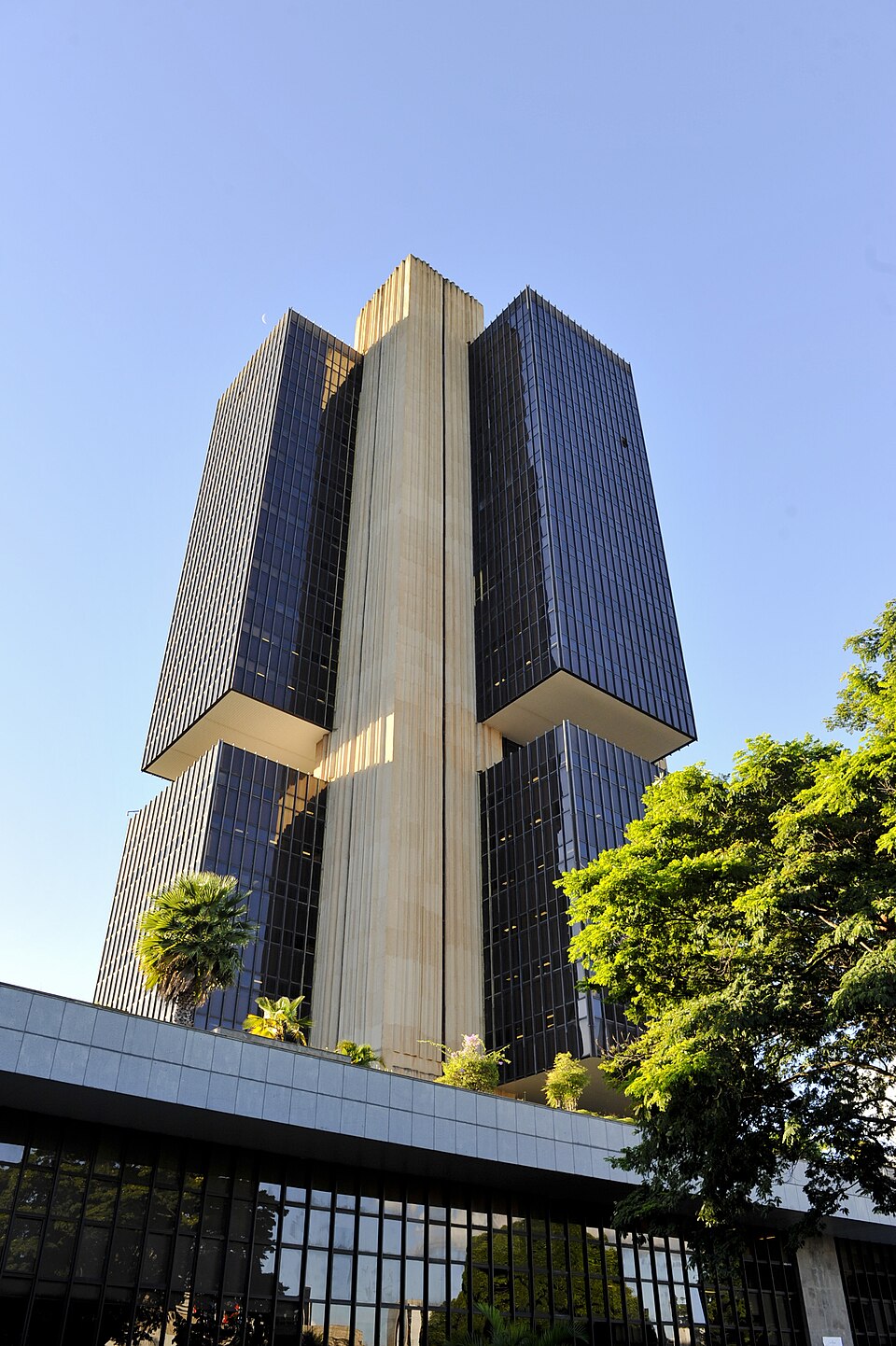 960px-Edificio_sede_do_Banco_Central_do_Brasil_16011635094.jpg