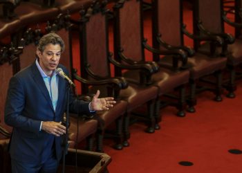 Haddad defende mobilização de progressistas contra desigualdade