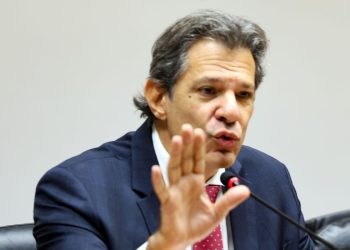 Brasil não sairá da mesa de negociação com EUA, diz Haddad