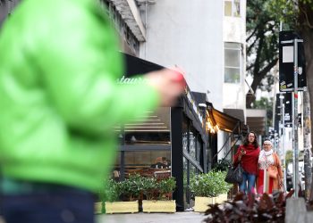 SP tem tarde de inverno com frio recorde; na Europa, verão ‘sufoca’