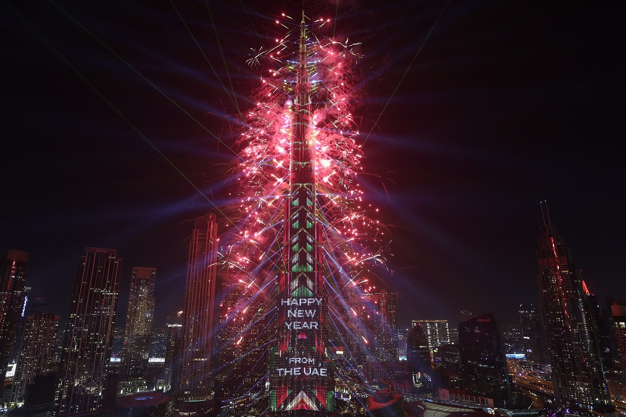 2024-12-31T204512Z_1194264486_RC2J0CAEDMCY_RTRMADP_3_NEW-YEAR-DUBAI-FIREWORKS-1.jpg