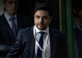 Quem é Santiago Caputo, o misterioso estrategista eleitoral de Milei na Argentina?