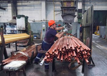 Tarifa surpresa de Trump provoca colapso do mercado de cobre, que desaba 22%