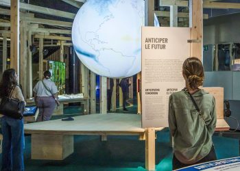 Temporada França-Brasil provoca com obras sobre IA, clima e trabalho