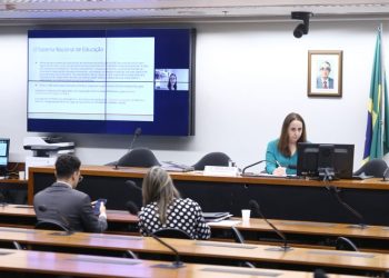 Debatedores alertam para riscos de perda de autonomia com criação do Sistema Nacional de Educação – Notícias