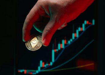 Ethereum faz 10 anos com rali de 50% em 1 mês, beliscando bolsos de Wall Street