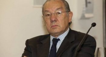 Negociação com Trump deve partir do governo brasileiro, afirma Rubens Barbosa