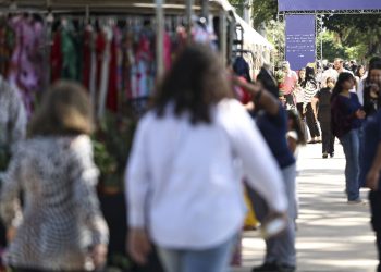 Nível de emprego resiste a impacto do juro alto, dizem especialistas