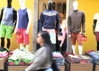 Varejo no Brasil, tarifas de Trump, Galípolo e Haddad e mais destaques desta 3ª