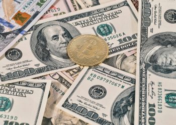 Sem IOF e com regulação gringa favorável, “cripto dólar” ameaça hegemonia do câmbio