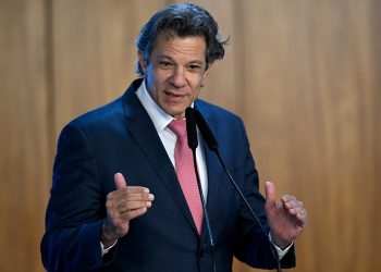 Haddad diz que tarifaço de Trump tem ‘objetivo de livrar a cara dos golpistas’