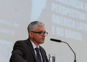 Brasil defendeu democracia melhor que EUA, diz professor de Harvard