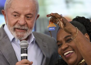 Lula cobra recursos para crédito imobiliário para classe média