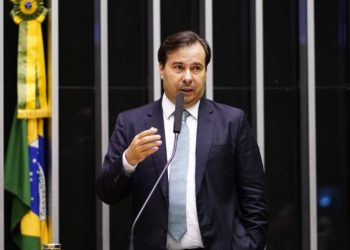 Agora à frente da FIN, Rodrigo Maia mantém articulação para acalmar STF e Congresso