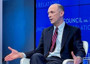 Membro do Fed cita desconforto com corte de juros ao lidar com riscos de estagflação