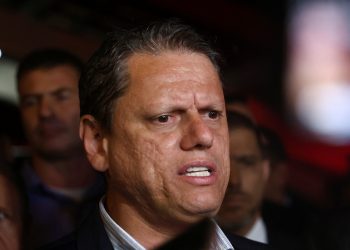 Com aval de Bolsonaro, Tarcísio faz movimentos por candidatura ao Planalto em 2026