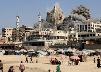 Israel diz que “Gaza está em chamas” ao lançar grande ofensiva terrestre