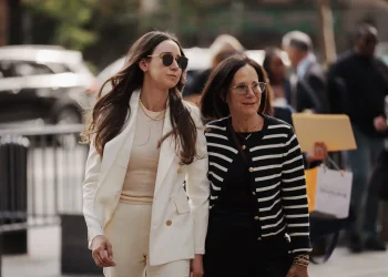 Fundadora de startup é condenada a quase 7 anos de prisão por fraude contra JPMorgan