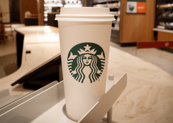 Preço do cafezinho sobe nos EUA e reação bipartidária contra tarifas cresce