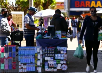 Mercado de trabalho vai “estacionar”? O que esperar para 2026
