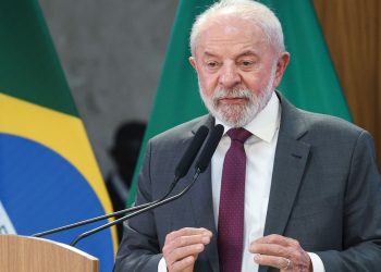 Lula anuncia programa de habitação para classe média