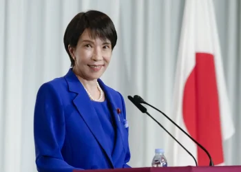 possível nova líder do Japão sacode iene e leva Nikkei a recorde