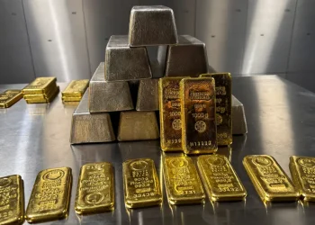 Ouro e prata nas máximas, mas Goldman vê risco maior para um deles; veja os motivos