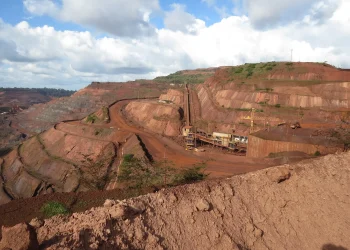 Governo Trump quer minerais e menos barreiras; Brasil busca fim das sanções e tarifas
