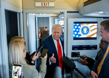 Como a guerra comercial de Trump com a China deixa o mundo em um fogo-cruzado