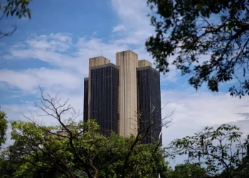 Ata do Copom, inflação no Brasil, shutdown, falas do BC e mais destaques desta terça