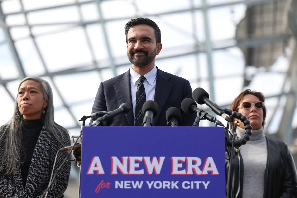 2025-11-05T163414Z_145714235_RC2GQHAML5MR_RTRMADP_3_USA-ELECTION-NEW-YORK-MAYOR.jpg